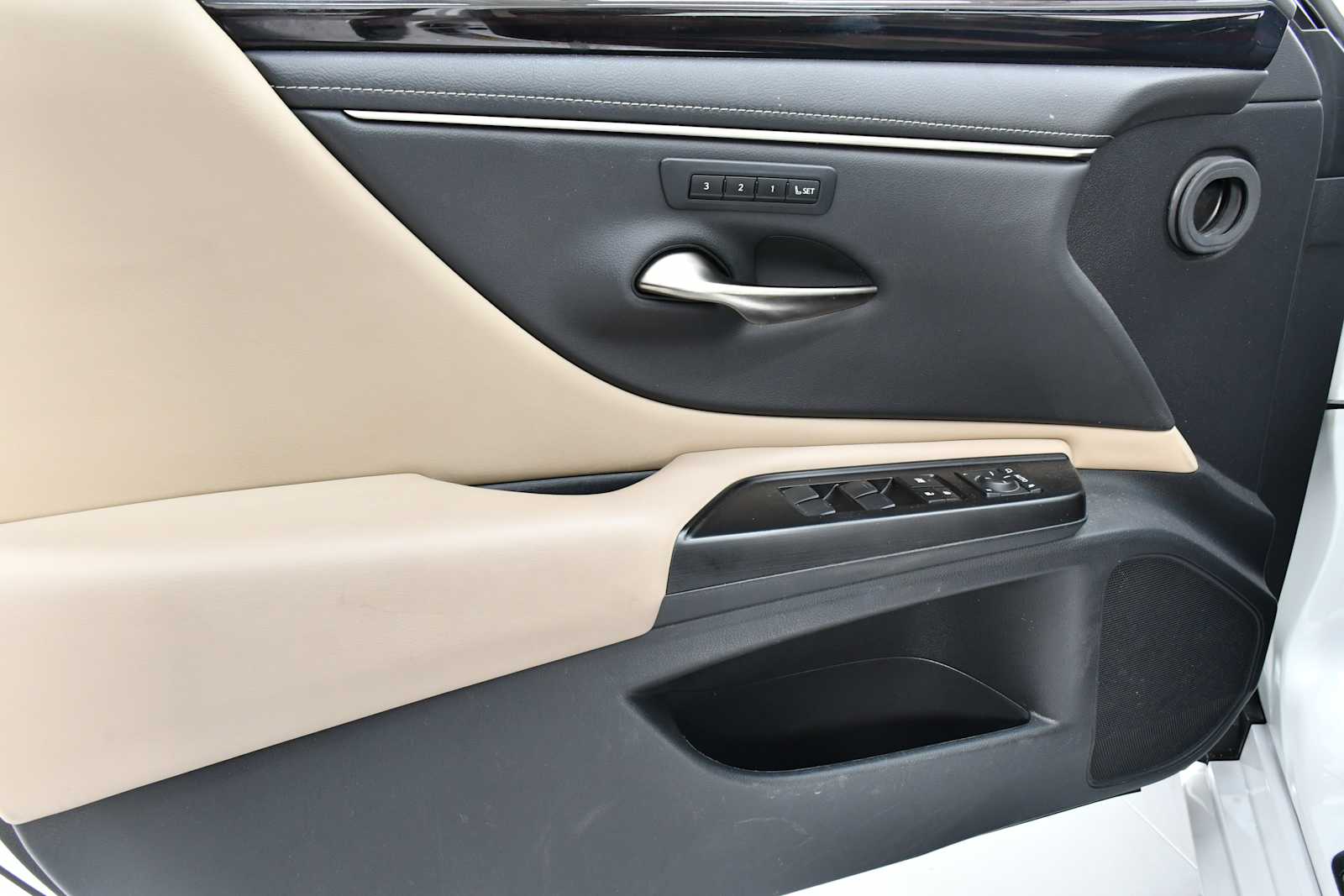 2020 Lexus ES 350 Premium photo 12