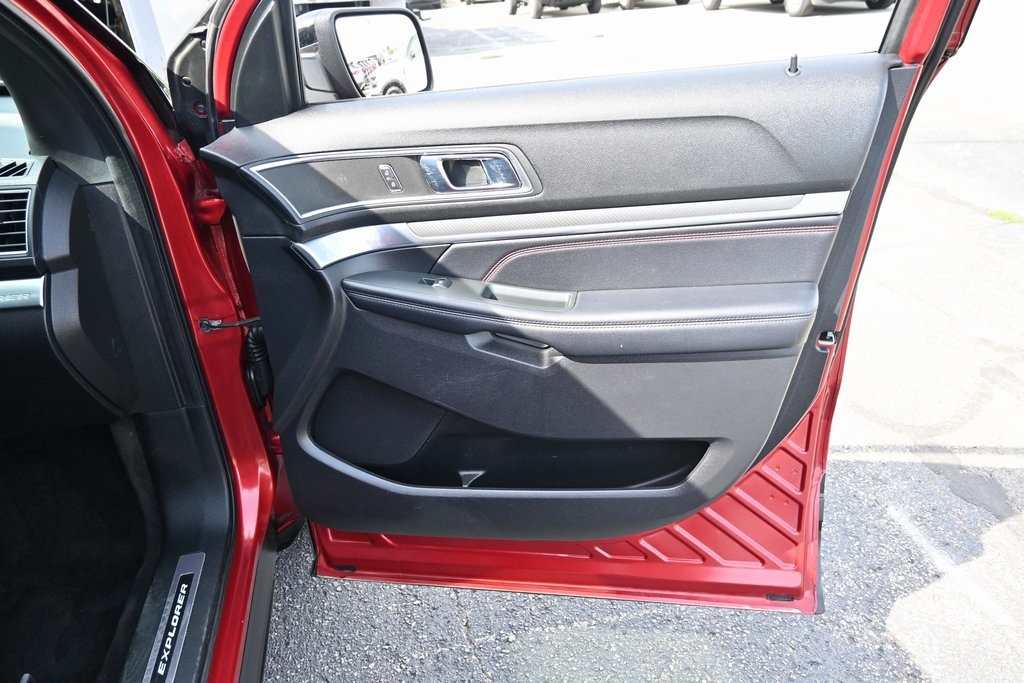 2018 Ford Explorer Sport photo 23