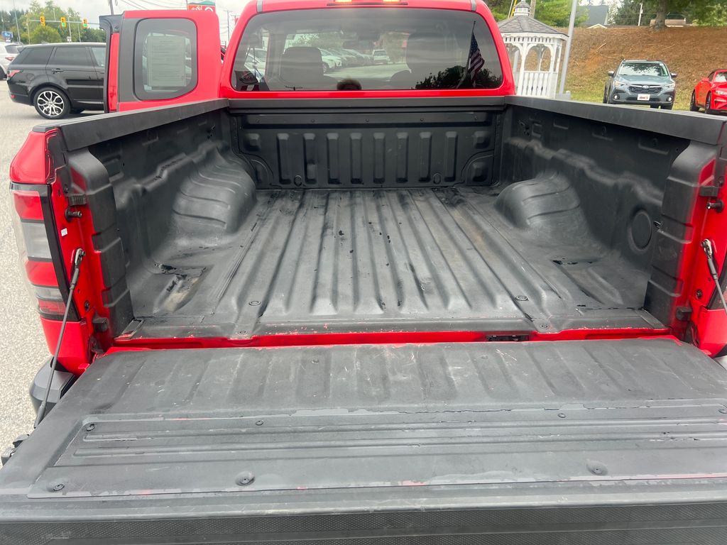 2022 Nissan Frontier S photo 19