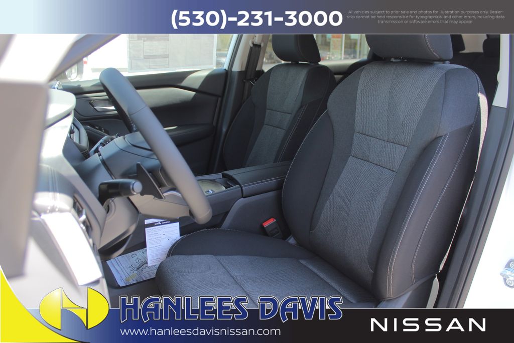 2026 Nissan Rogue SV photo 13
