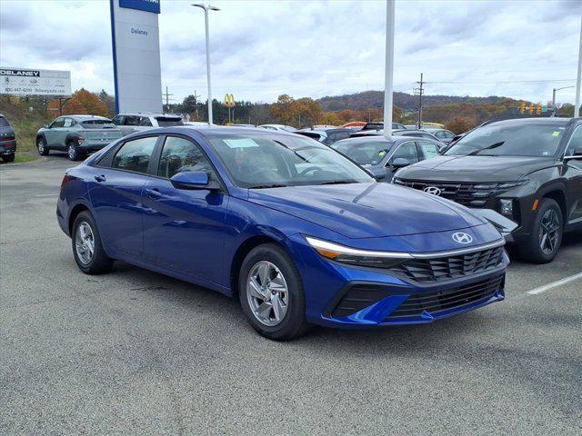 2025 Hyundai Elantra SE's photo