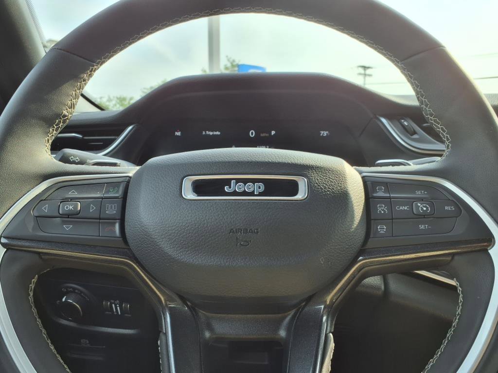 2023 Jeep Grand Cherokee Altitude photo 27