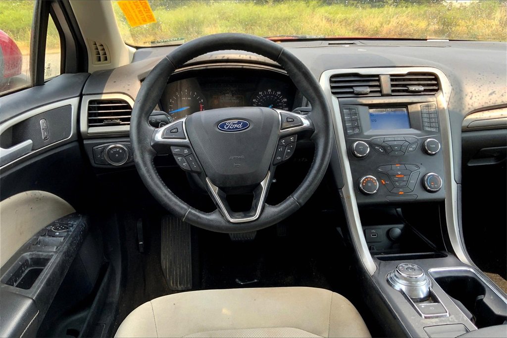 2020 Ford Fusion S photo 5