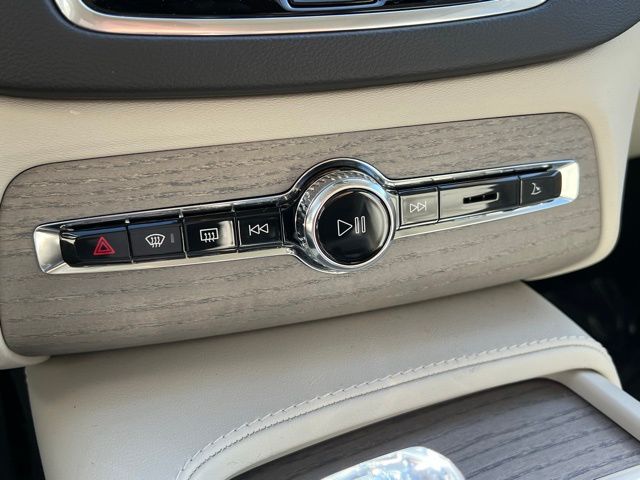2025 Volvo XC90 photo 14