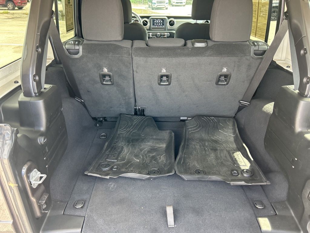 2019 Jeep Wrangler Unlimited Sahara photo 30