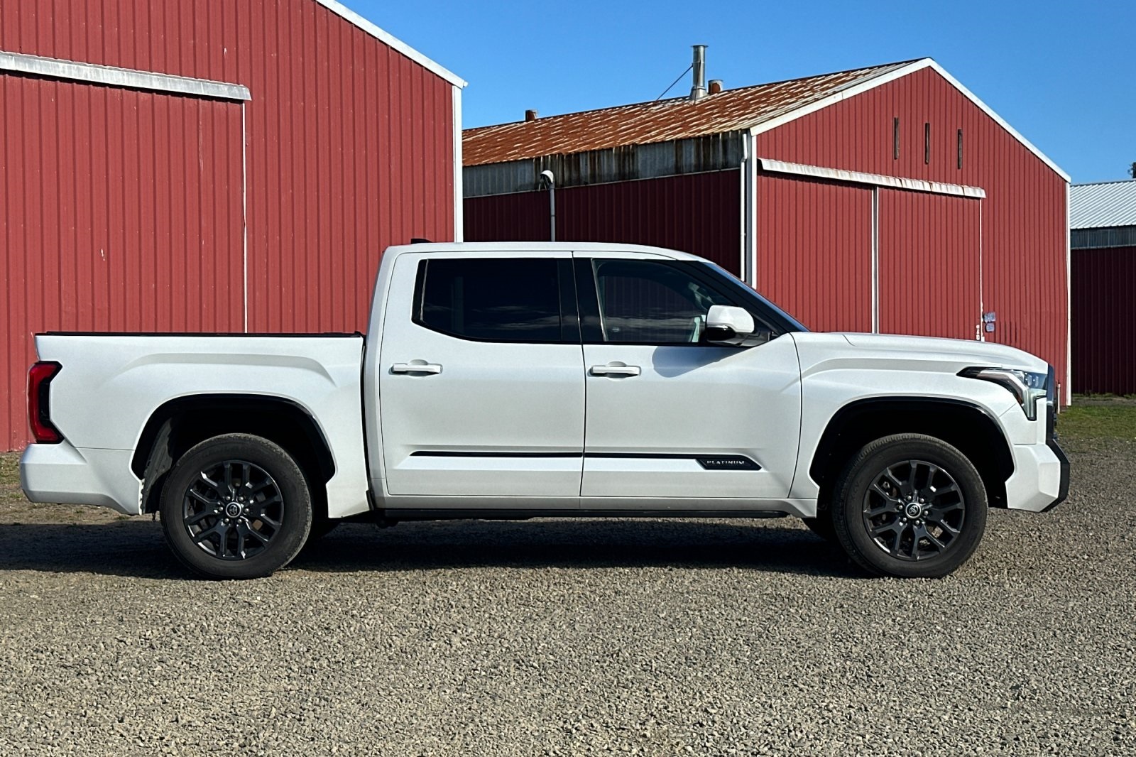 2022 Toyota Tundra Platinum photo 2