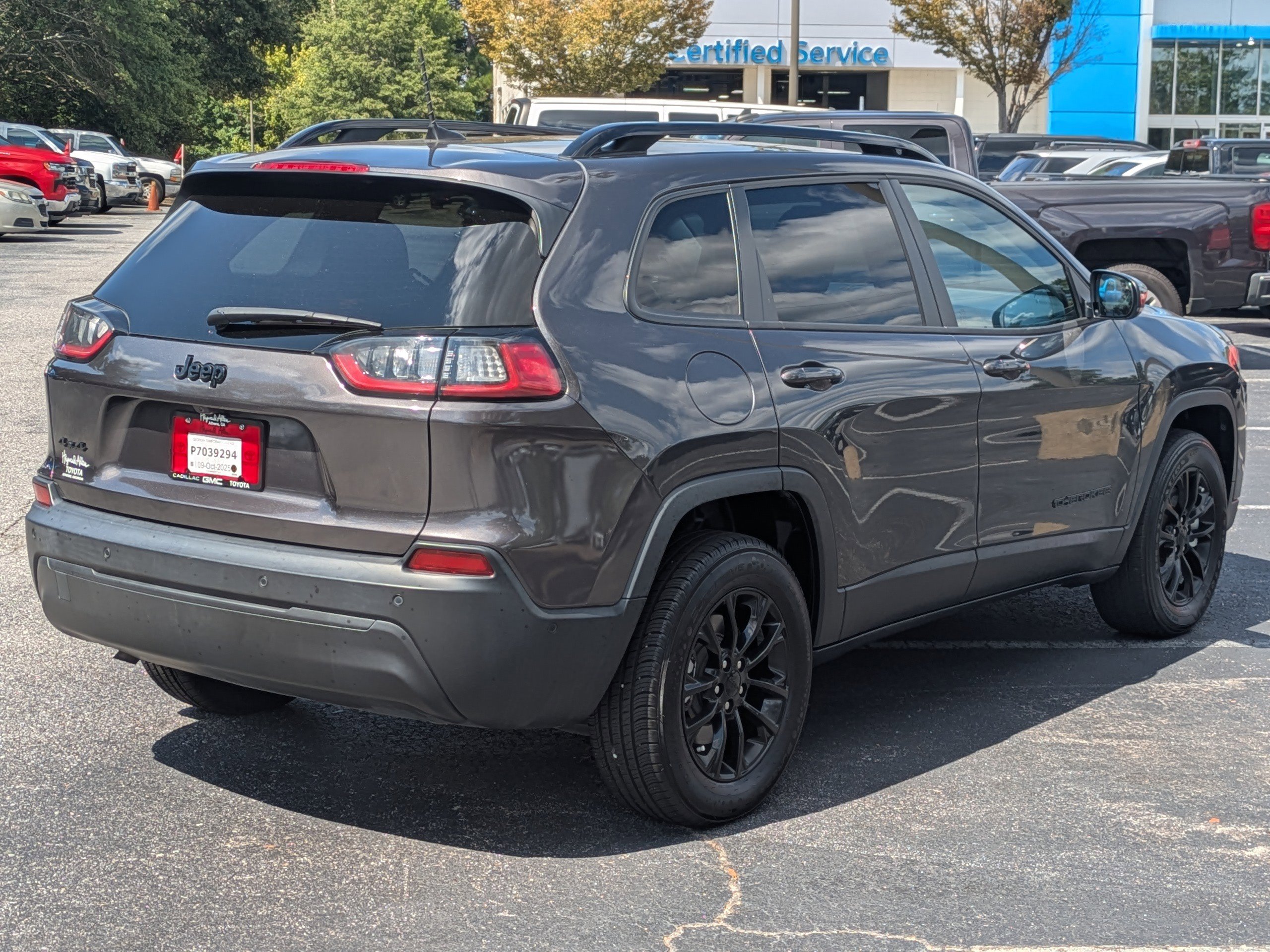 2023 Jeep Cherokee Altitude Lux photo 3