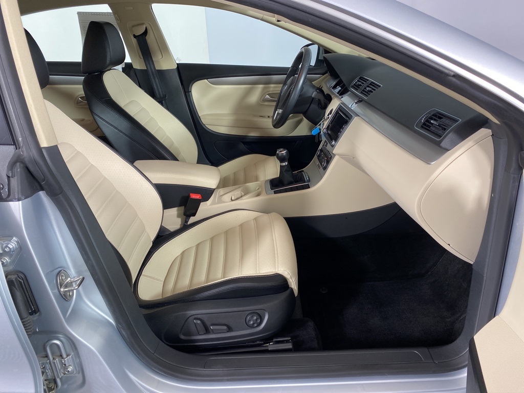 2012 Volkswagen CC Sport photo 25