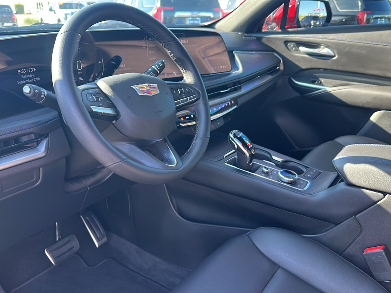 2025 Cadillac XT4 Sport photo 2