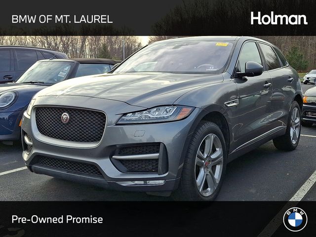 2017 Jaguar F-Pace R-Sport's photo