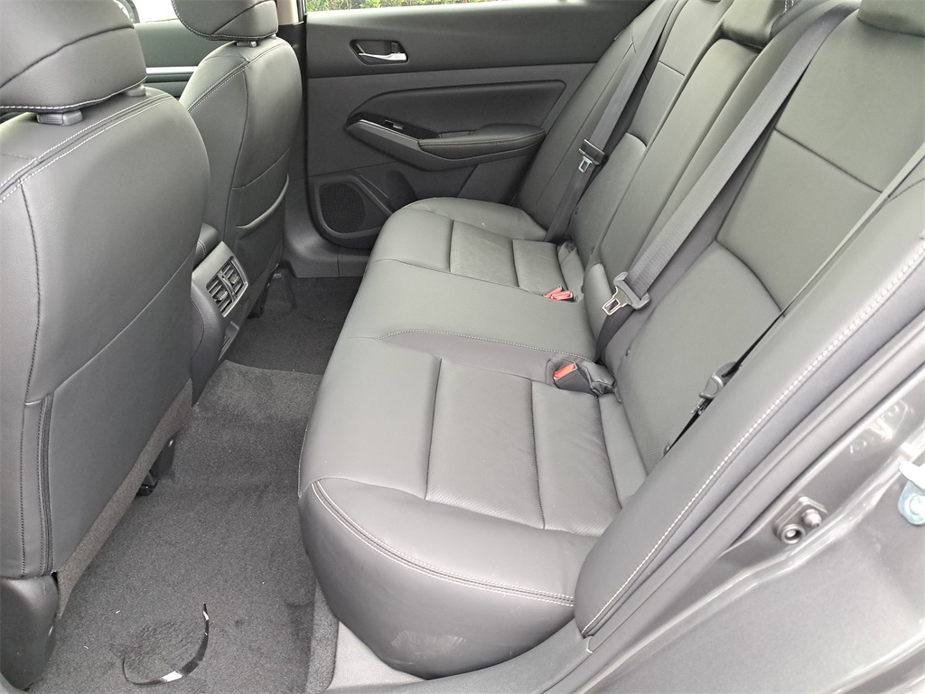 2025 Nissan Altima 2.5 SL photo 12