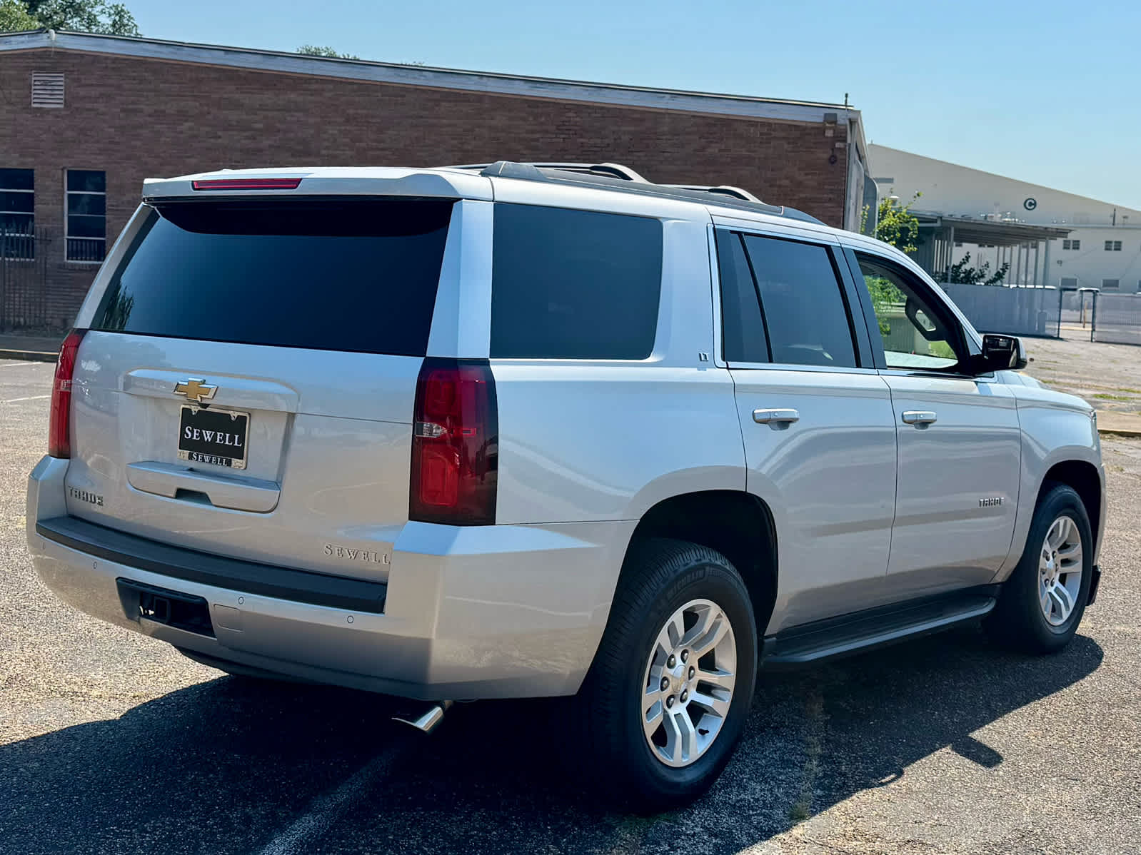2016 Chevrolet Tahoe LT photo 4