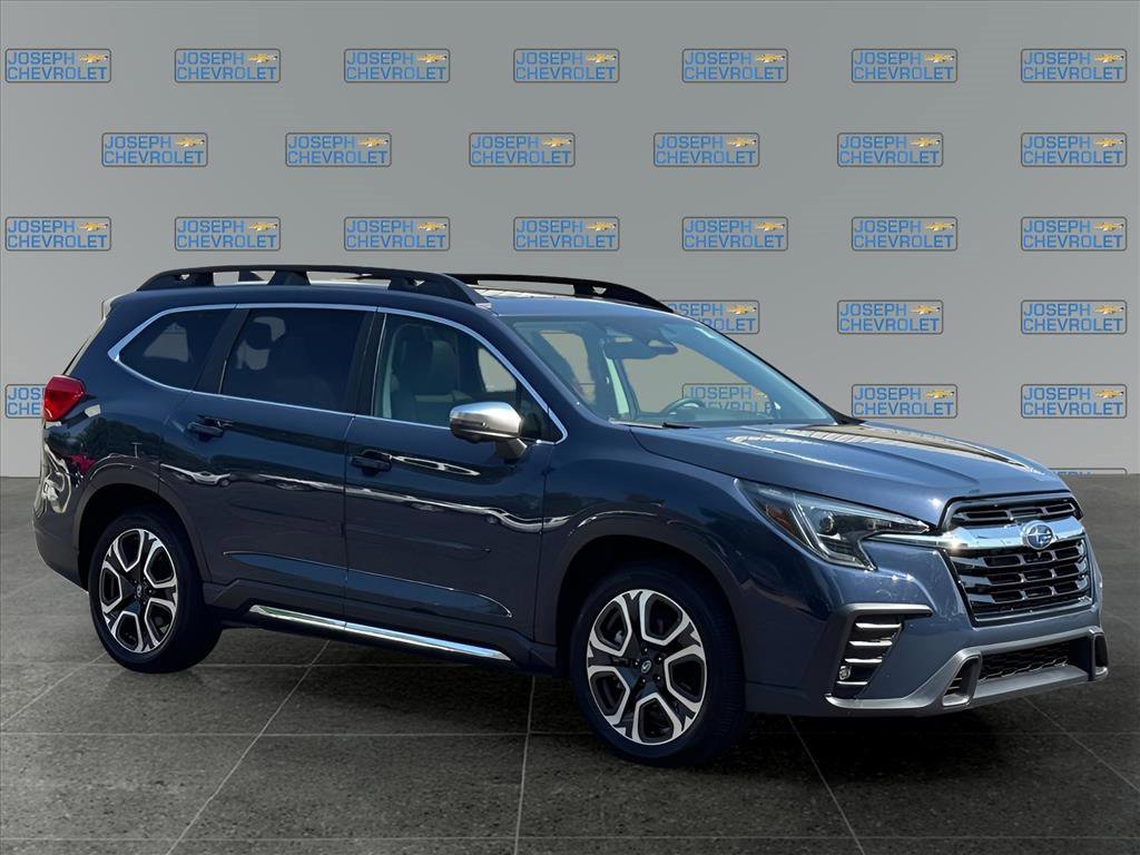 2023 Subaru Ascent Limited photo 3