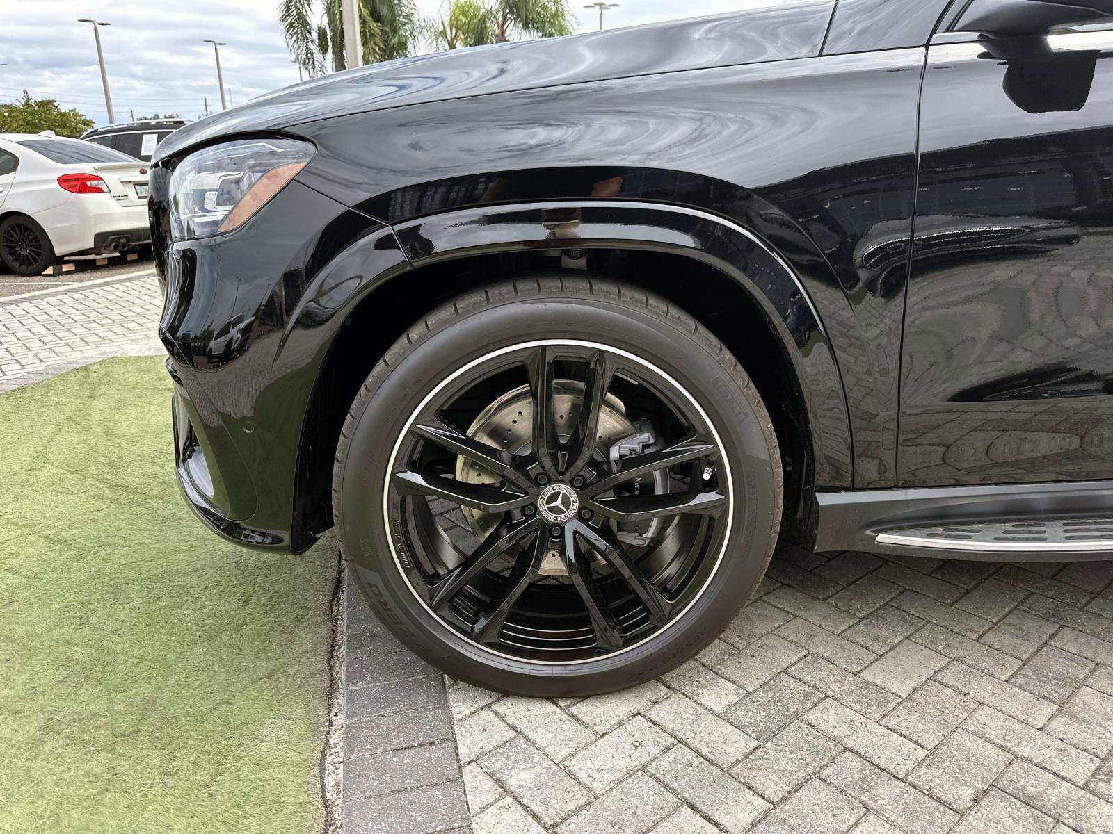 2026 Mercedes Benz GLS 450 4MATIC photo 9