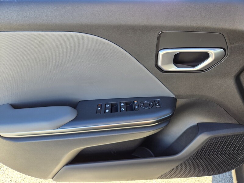 2025 Kia K4 LXS photo 8