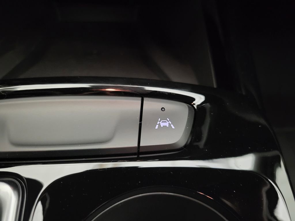 2026 Chevrolet Trax photo 6