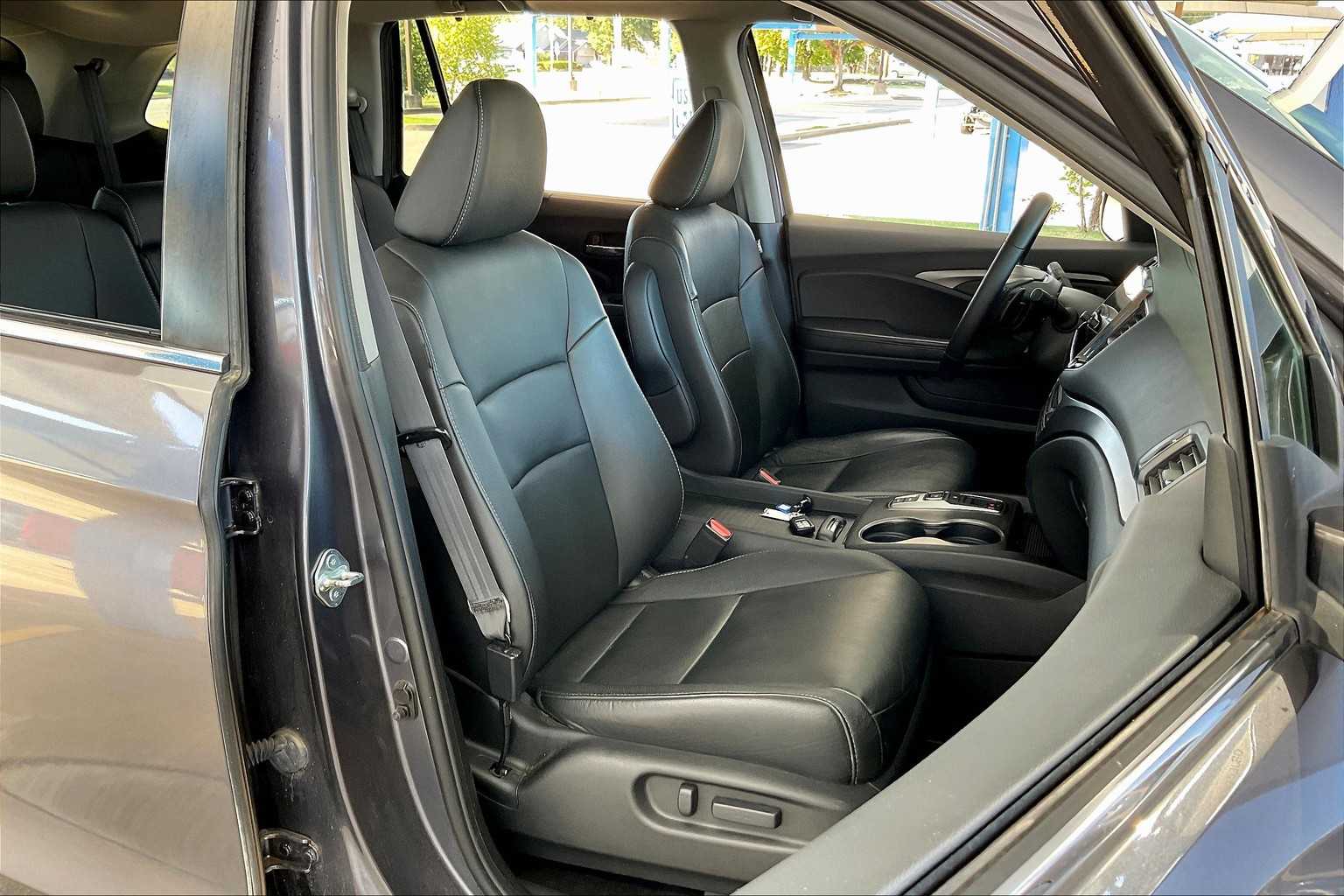 2021 Honda Pilot Special Edition photo 8
