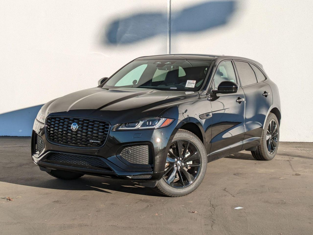 2025 Jaguar F-PACE R-Dynamic S's photo