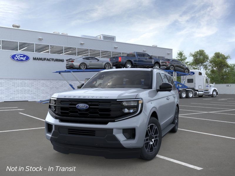 2025 Ford Expedition photo 3
