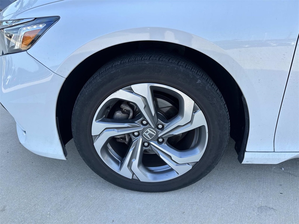 2020 Honda Accord EX photo 3