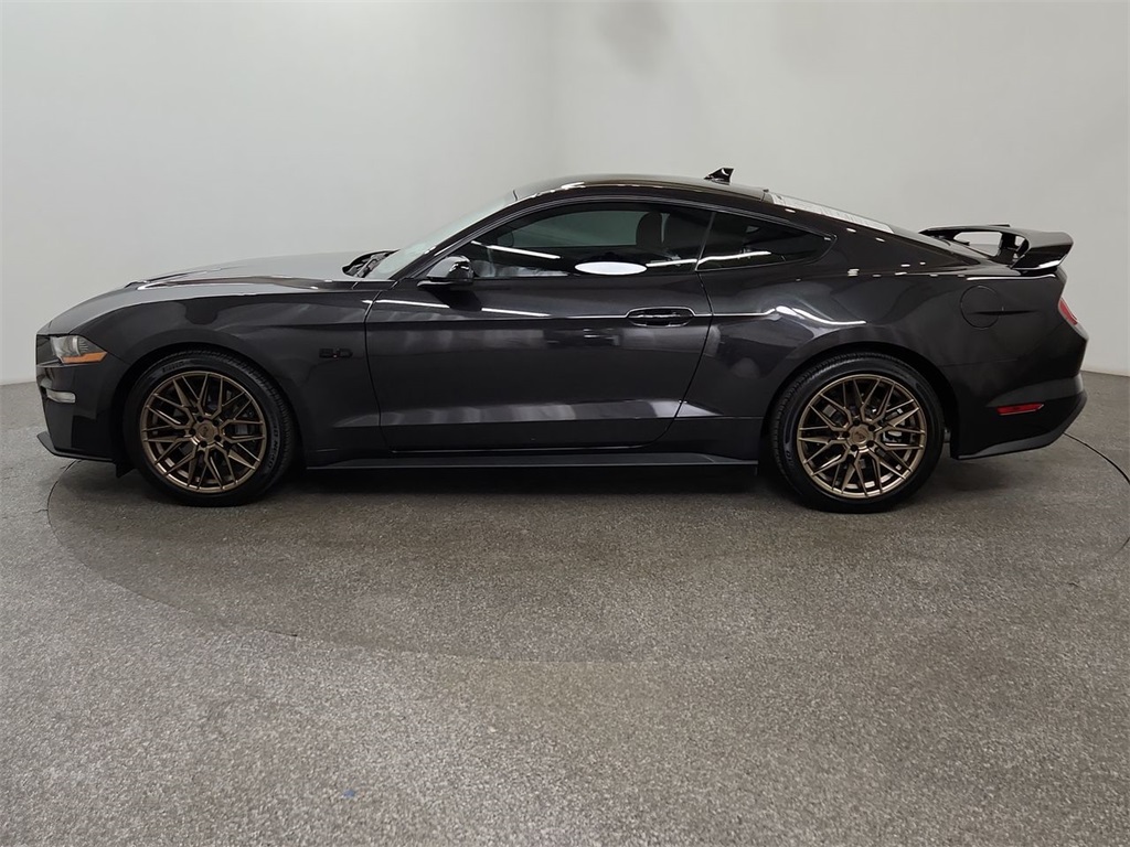 2022 Ford Mustang GT Premium photo 2