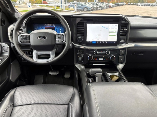 Used 2025 White Metallic Ford Lariat image 18