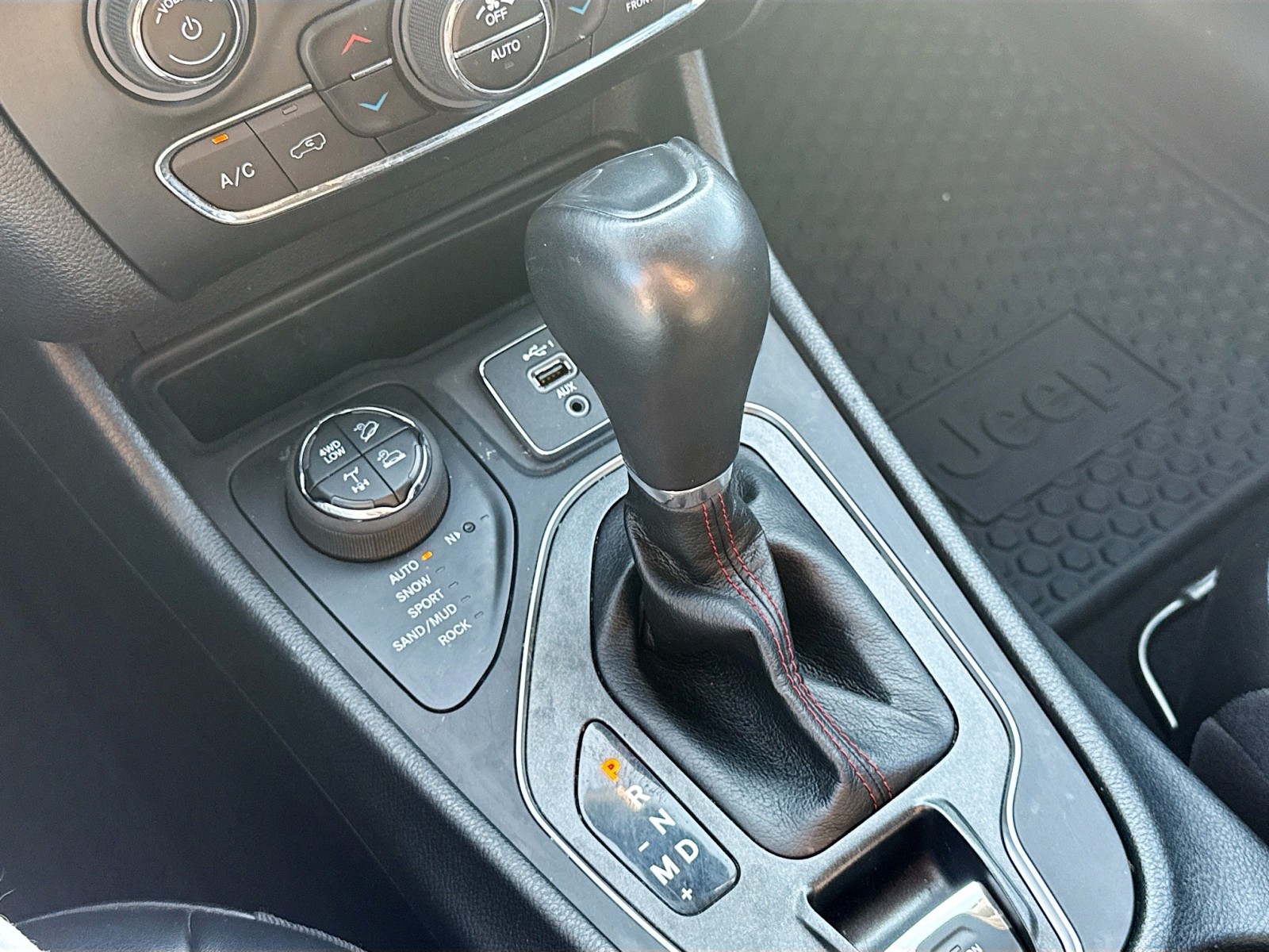 2022 Jeep Cherokee Trailhawk photo 14