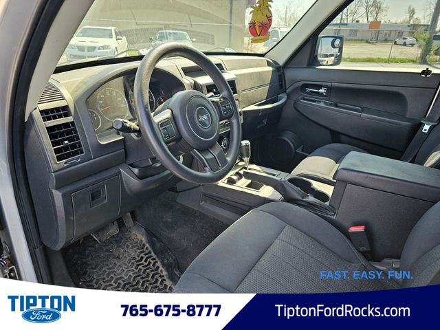 2012 Jeep Liberty Sport photo 3