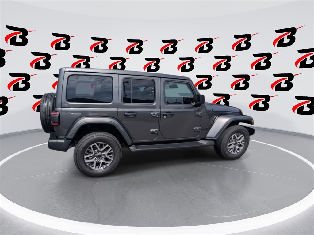 2025 Jeep Wrangler Sahara photo 8