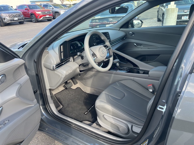 2025 Hyundai Elantra Blue SEL Sport photo 9