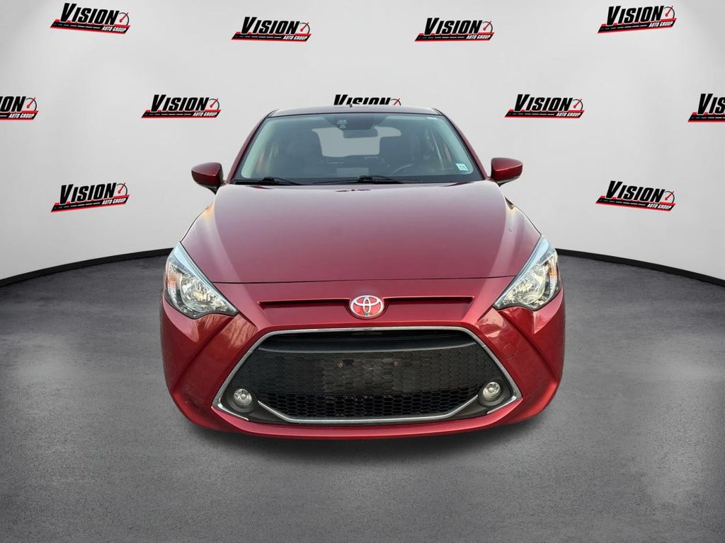 2020 Toyota Yaris LE photo 2