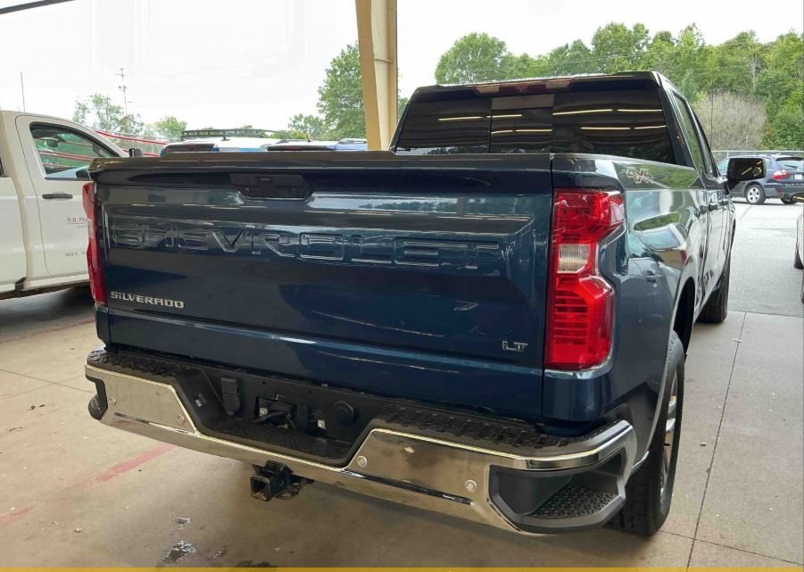 2021 Chevrolet Silverado 1500 photo 2