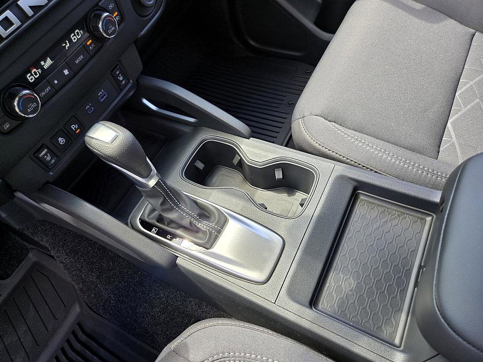 2025 Nissan Frontier Crew Cab SV photo 15