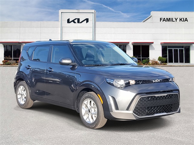 2025 Kia Soul LX's photo
