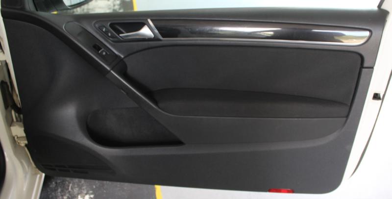 2013 Volkswagen Golf GTI photo 22