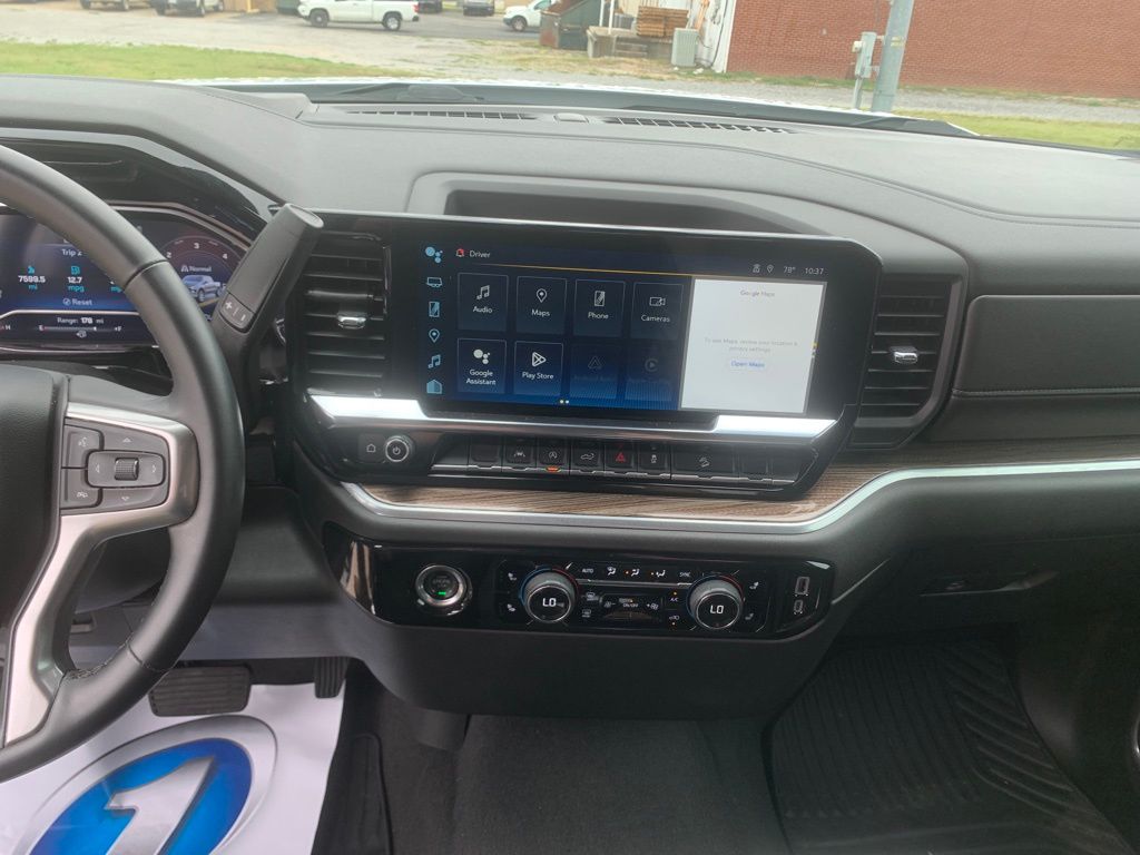 2024 Chevrolet Silverado 1500 LT photo 18