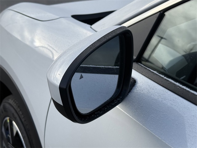 2025 Nissan Kicks SV photo 5