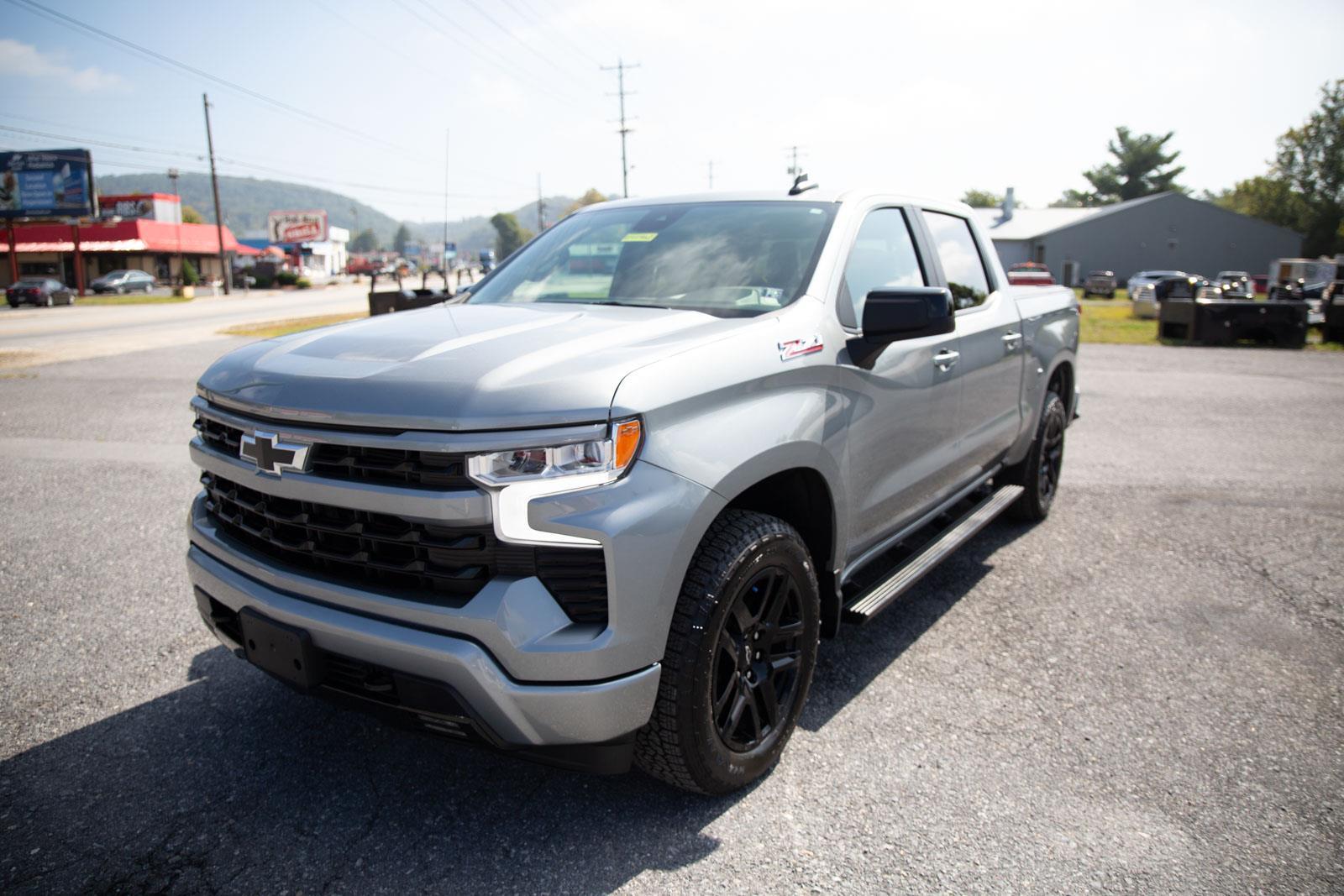 2025 Chevrolet Silverado 1500 RST photo 9