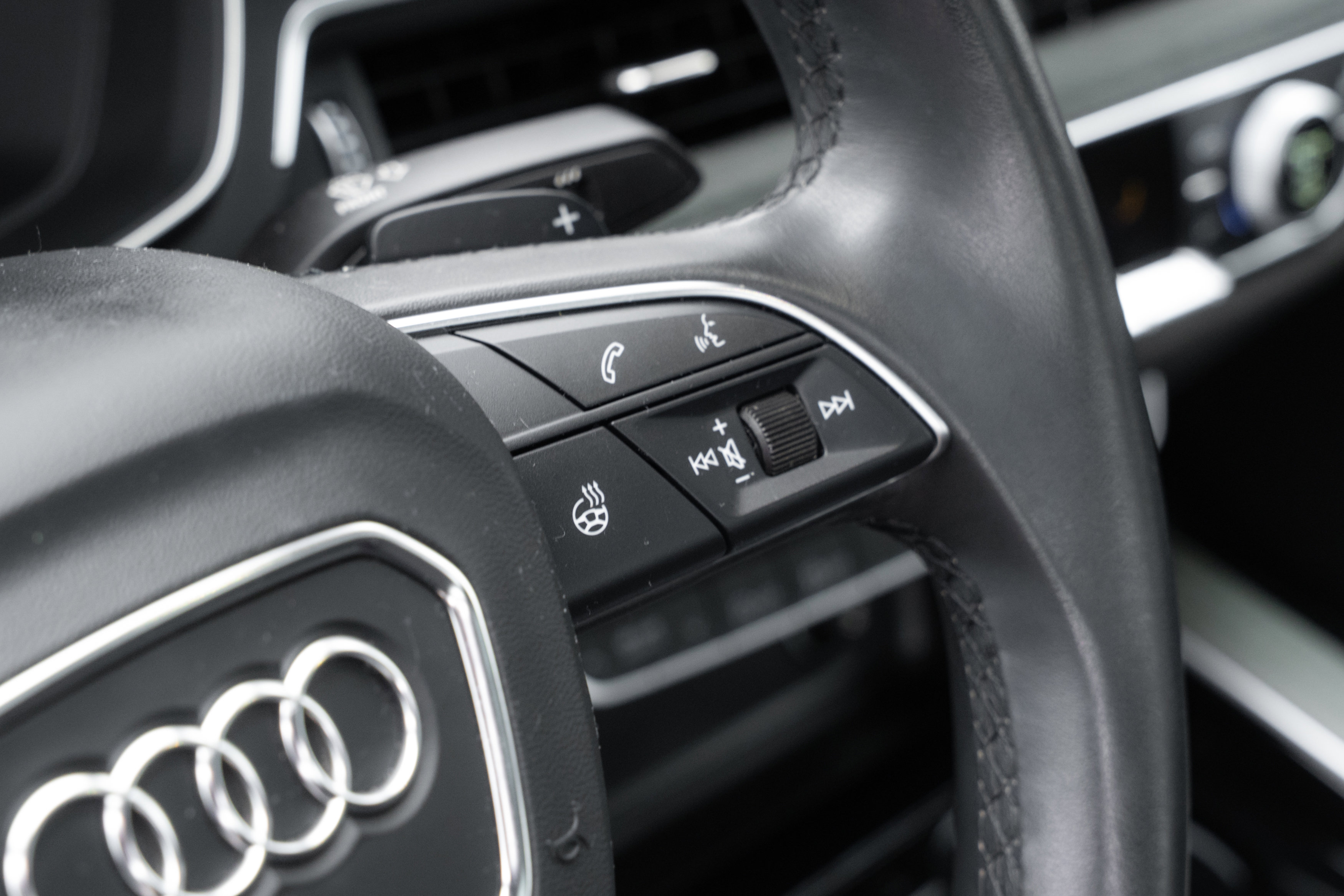 2023 Audi A4 S line Quattro Premium Plus photo 4