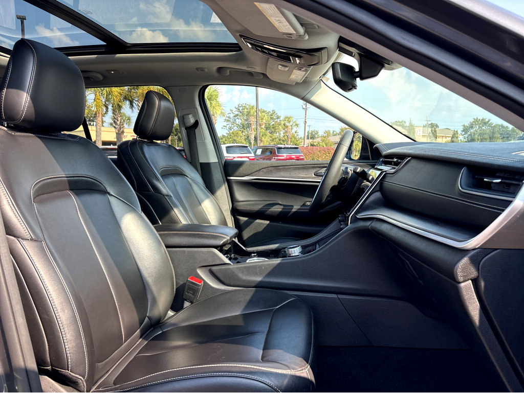 2023 Jeep Grand Cherokee Limited photo 9