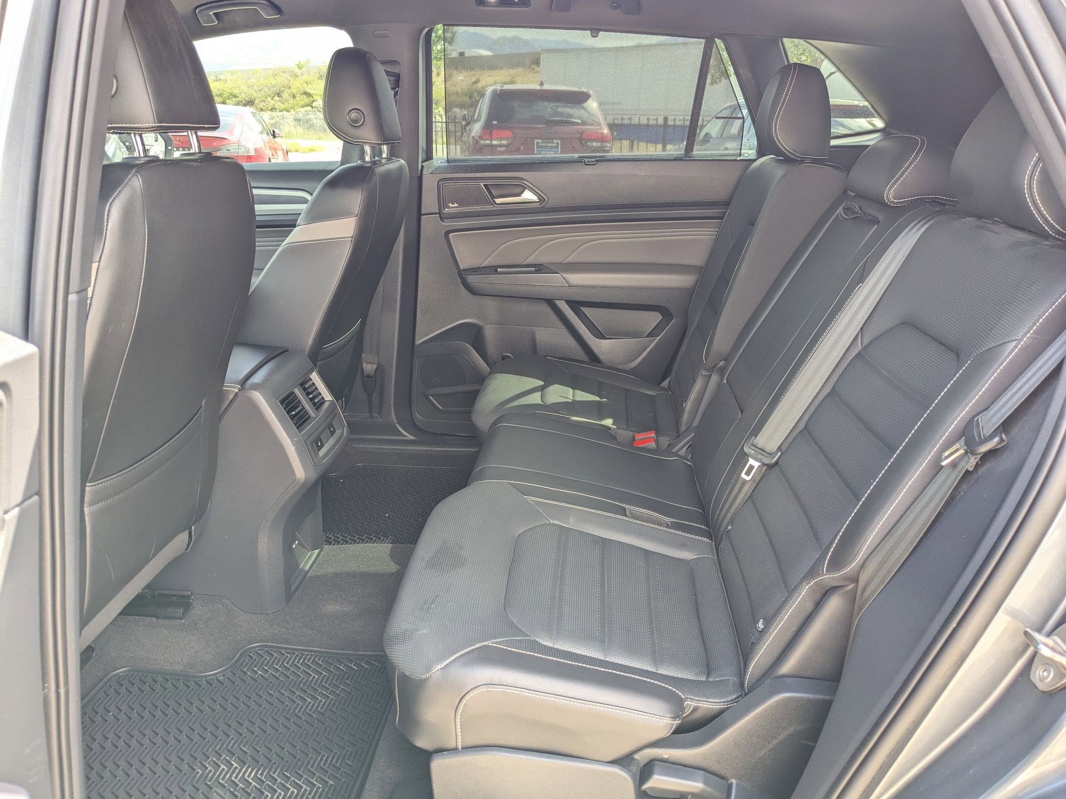 2021 Volkswagen Atlas Cross Sport V6 SEL Premium photo 19
