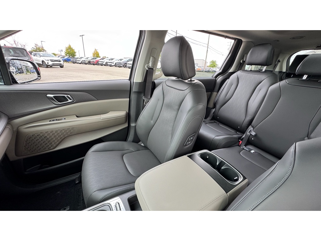 2026 Kia Carnival SX Prestige photo 5