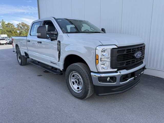 2026 Ford F-350 Super Duty XL's photo