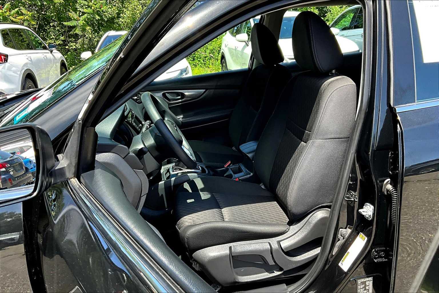 2020 Nissan Rogue S photo 8