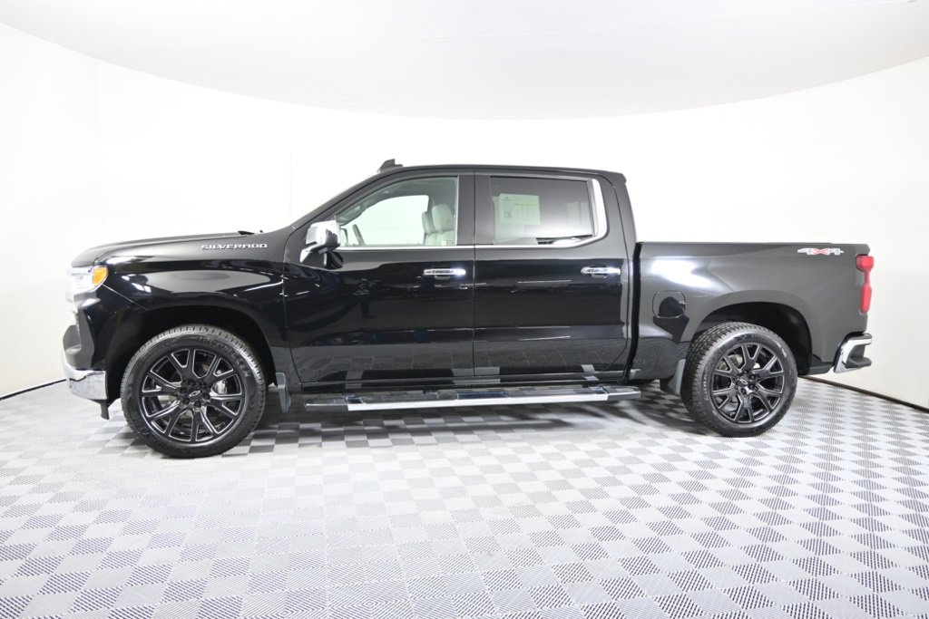 Used 2022 Chevrolet Silverado 1500 LTZ with VIN 2GCUDGED9N1506903 for sale in Forest Lake, Minnesota