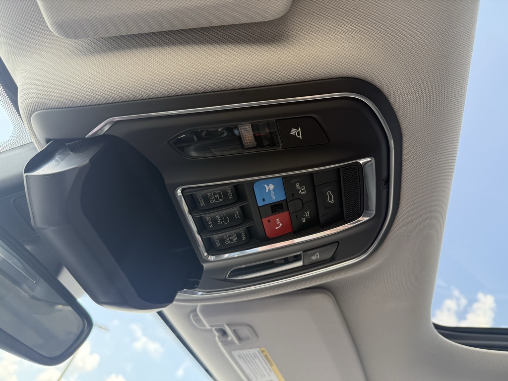 2023 Jeep Grand Cherokee Limited photo 24