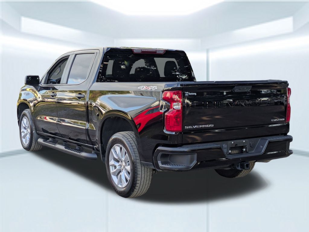 2024 Chevrolet Silverado 1500 Custom photo 3