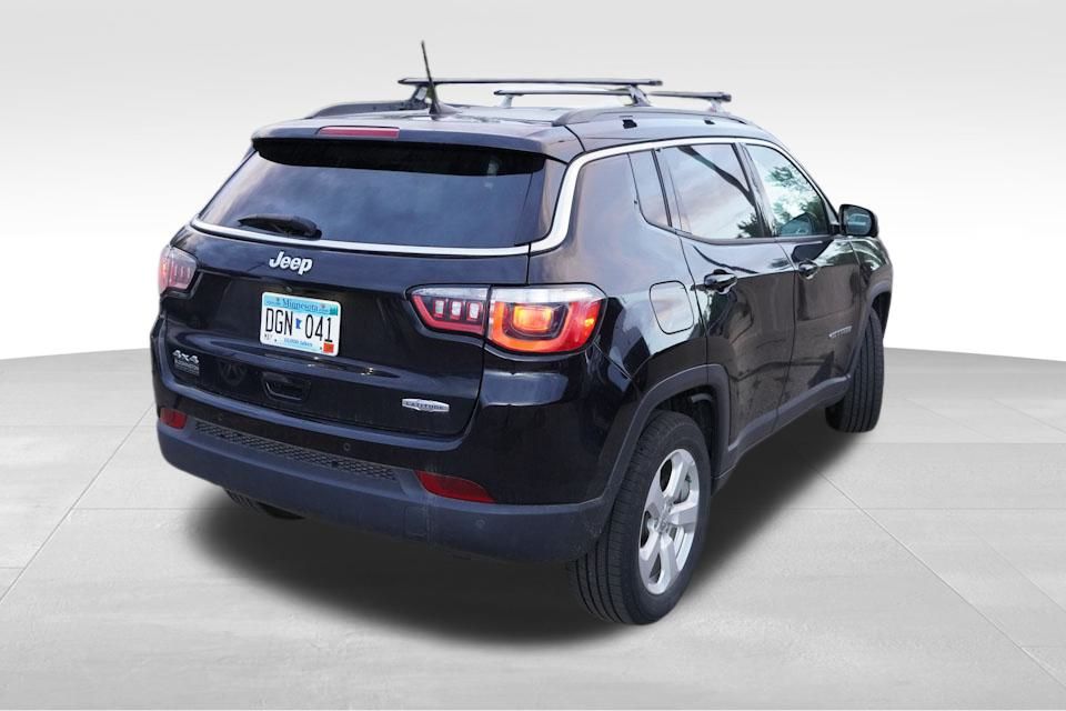 2018 Jeep Compass Latitude photo 3