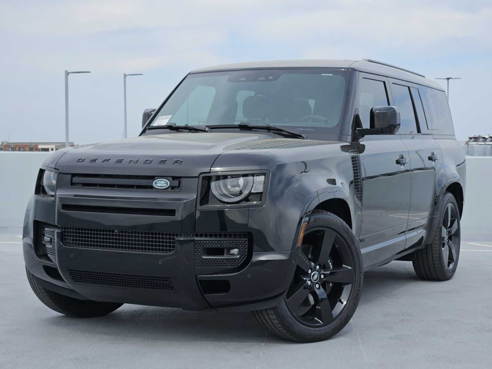 2025 Land Rover Defender V8