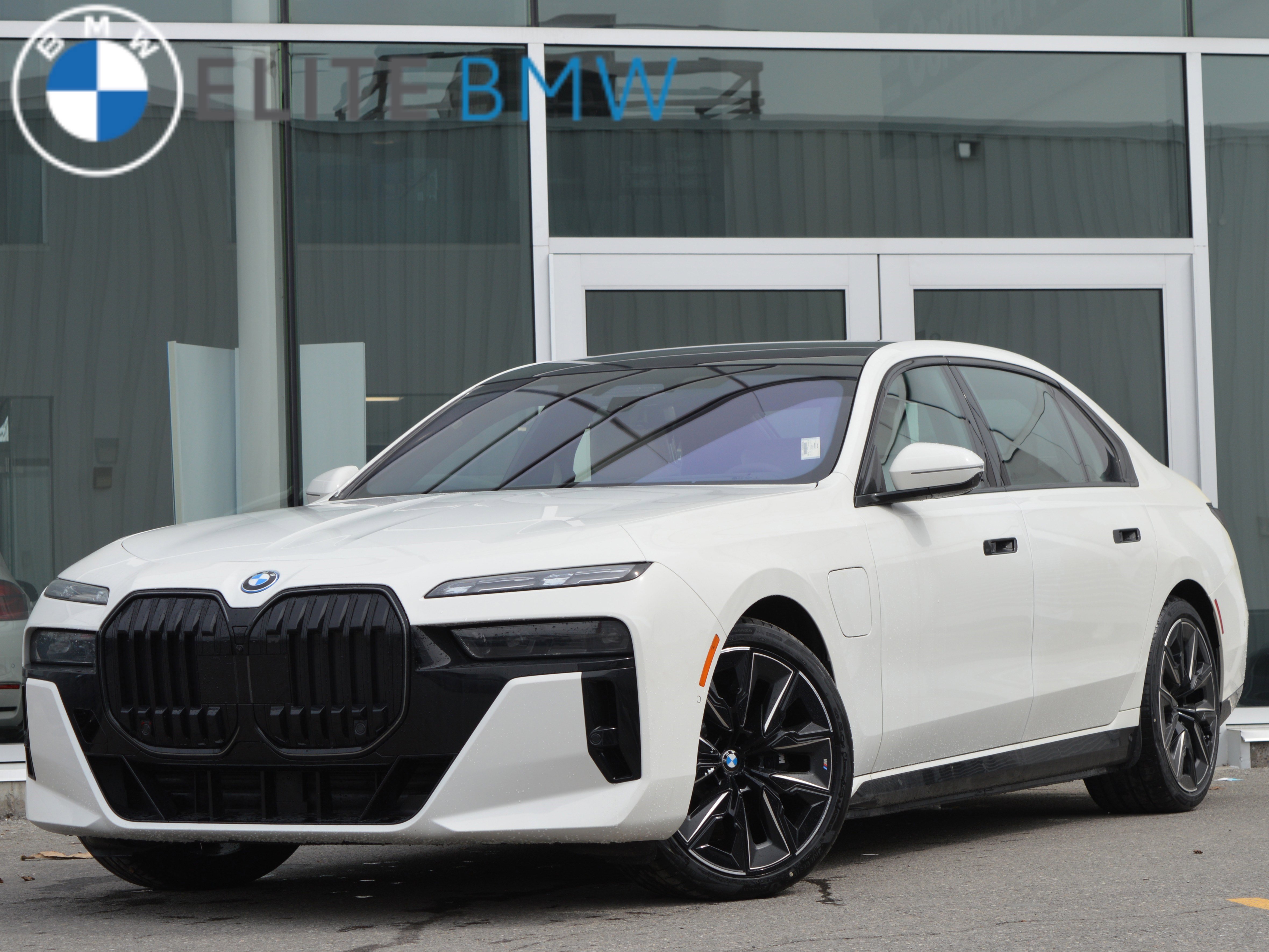 New 2025 ALPINE WHITE BMW 750e xDrive image 1